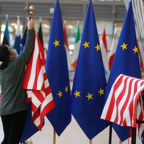 Σημαία των ΗΠΑ και τις Ευρωπαϊκής Ένωσης