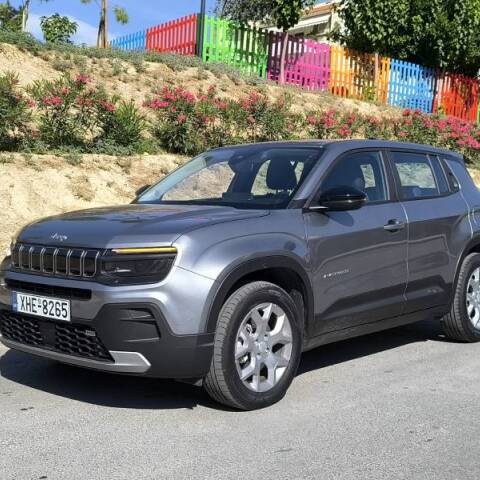 Το Jeep Avenger γίνεται ακόμα πιο ενδιαφέρον με την υβριδική του έκδοση