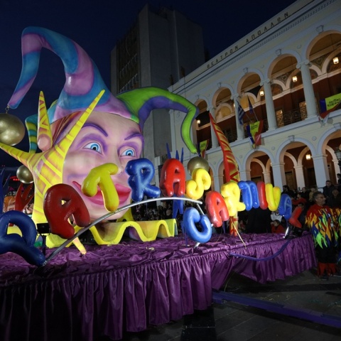 Στιγμιότυπο από το πατρινό καρναβάλι