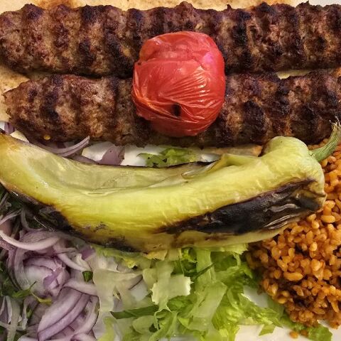 Στο Bereket για κεμπάπ μπερεκέτι και αυθεντικές νοστιμιές της Τουρκίας