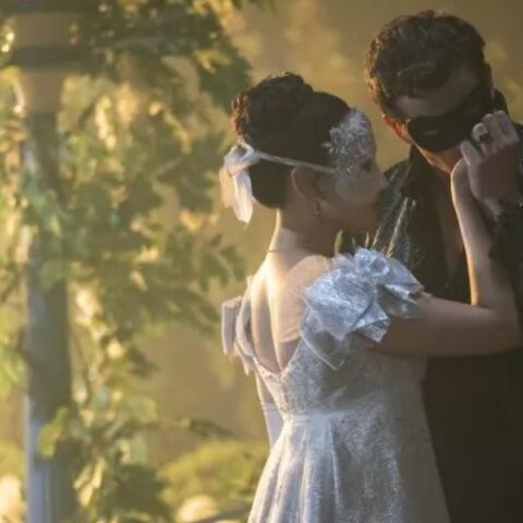 Bridgerton: Το Netflix αποκάλυψε τις πρώτες εικόνες από την πολυαναμενόμενη 4η σεζόν της σειράς - Όσα γνωρίζουμε για τον νέο κύκλο.