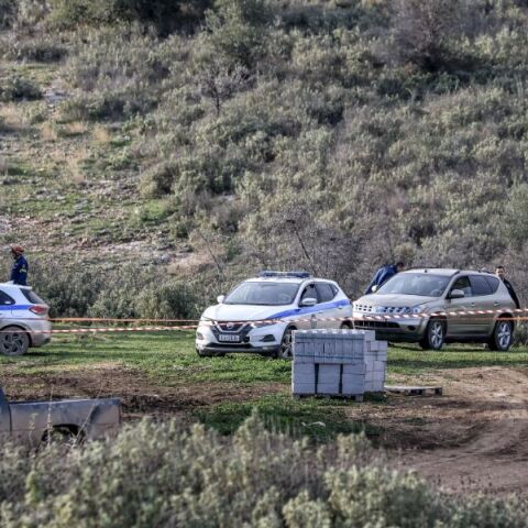Βασίλης Καλογήρου: Έχει τραύμα στο κεφάλι - Εξετάζεται η εγκληματική ενέργεια