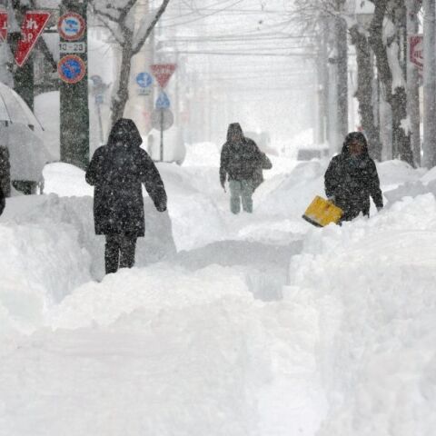 Ρεκόρ χιονόπτωσης στην Ιαπωνία με χιόνι που φτάνει τα 3,5 μέτρα - Τουλάχιστον 24 οι νεκροί