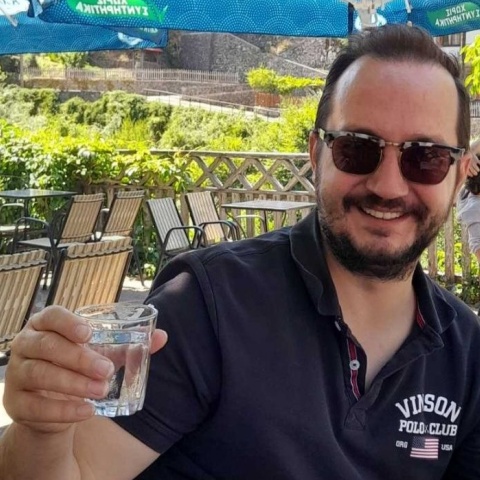 Βασίλης Καλογήρου