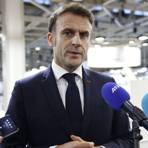 Γαλλία: Ο Εμανουέλ Μακρόν λέει ότι η φονική επίθεση με μαχαίρι ήταν ισλαμιστική τρομοκρατική ενέργεια - Ο φανατισμός χτύπησε ξανά, είπε ο πρωθυπουργός Μπαϊρού