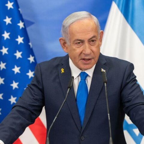 Το Ισραήλ δεν θα απελευθερώσει Παλαιστίνιους αν δεν τερματιστούν οι «ταπεινωτικές» για τους ομήρους τελετές της Χαμάς, ανακοίνωσε ο πρωθυπουργός Νετανιάχου