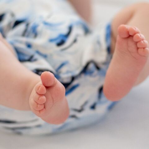 Γαλλία: Μια 18χρονη Αμερικανίδα τουρίστρια πέταξε από το παράθυρο ξενοδοχείου στο Παρίσι το νεογέννητό της - Τέθηκε υπό κράτηση 