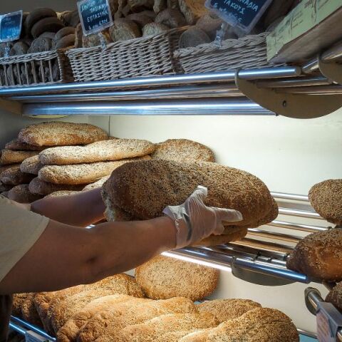 Το έθιμο και η ιστορία πίσω από τη λαγάνα που τρώμε την Καθαρά Δευτέρα - Γιατί η ημέρα ονομάζεται «Καθαρά»