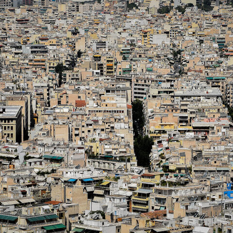 Podcast Πανικοβάλ | Ο Θωμάς Μαλούτας και οι «37 ιστορίες σθηναϊκών πολυκατοικιών»