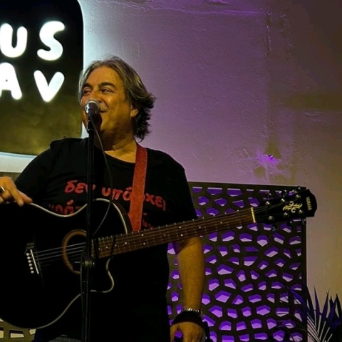 Gustav: Ένα αθηναϊκό καφέ με μουσικές κι εκδοτικές πλευρές