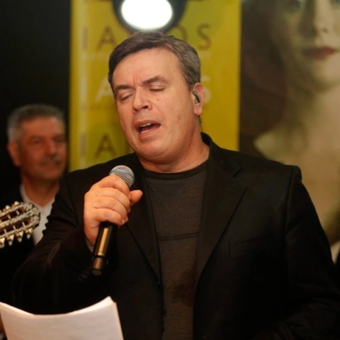 Ο Μανώλης Λιδάκης