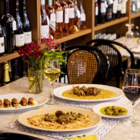 14 νόστιμα στέκια για όσους αγαπούν το κέντρο της πόλης