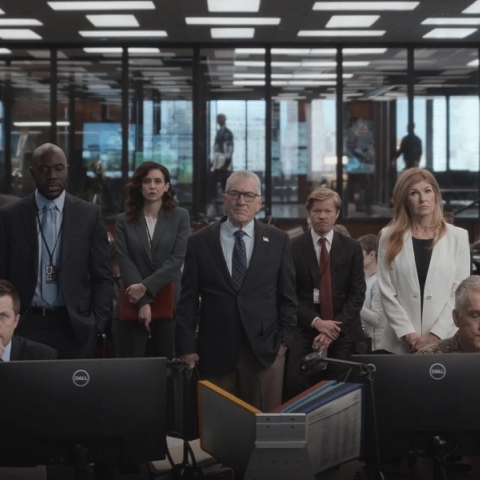 Zero Day: Εντυπώσεις από τη νέα τηλεοπτική σειρά του Neftlix με τον Ρόμπερτ Ντε Νίρο στον ρόλο του πρώην προέδρου των ΗΠΑ.