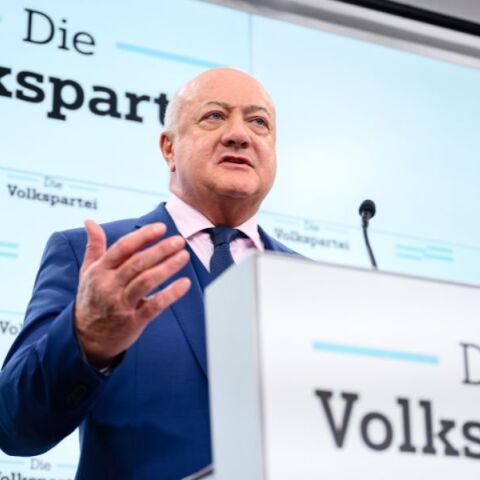 Τα κεντρώα κόμματα της Αυστρίας κατέληξαν σε συμφωνία σχηματισμού κυβέρνησης χωρίς την ακροδεξιά - Εκτός το ακροδεξιό FPÖ, που τερμάτισε πρώτο στις εκλογές