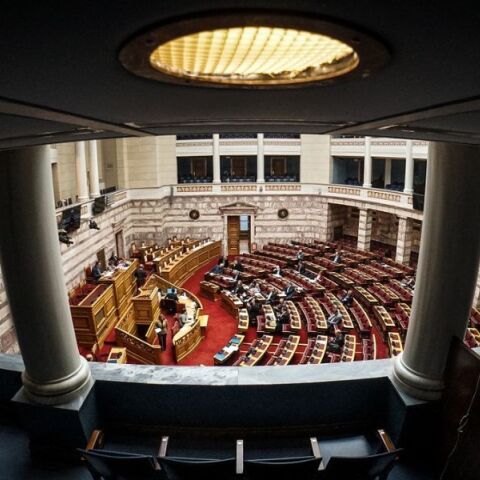 Στα ύψη η πολιτική αντιπαράθεση μετά το πόρισμα ΕΟΔΑΣΑΑΜ για τα Τέμπη - Η απάντηση της κυβέρνησης - Τι λέει η αντιπολίτευση