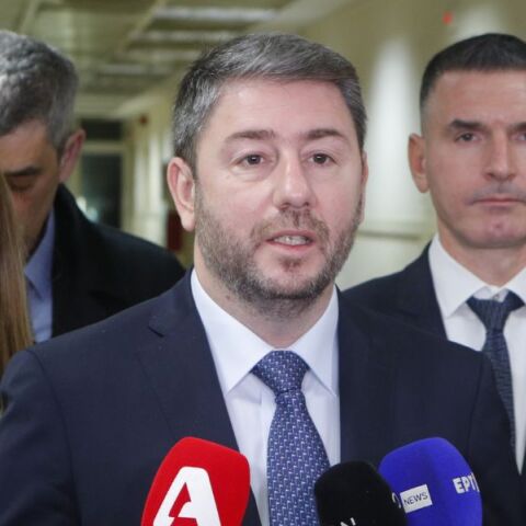 Νίκος Ανδρουλάκης: Ο ελληνικός λαός στέκεται δίπλα στις οικογένειες απαιτώντας δικαιοσύνη και αλήθεια - Ο πρόεδρος του ΠΑΣΟΚ σε συγκέντρωση στο Ηράκλειο