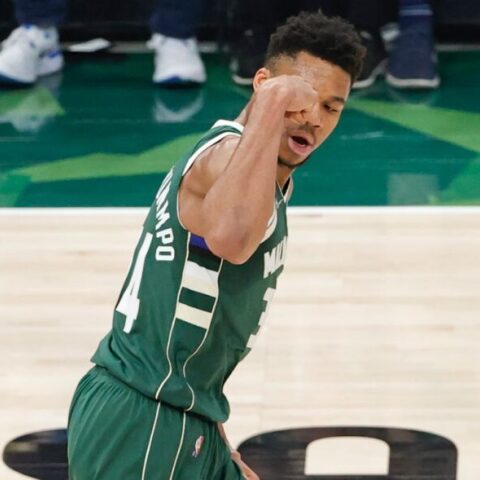 Γιάννης Αντετοκούνμπο: Τα highlights του κόντρα στους Μάβερικς