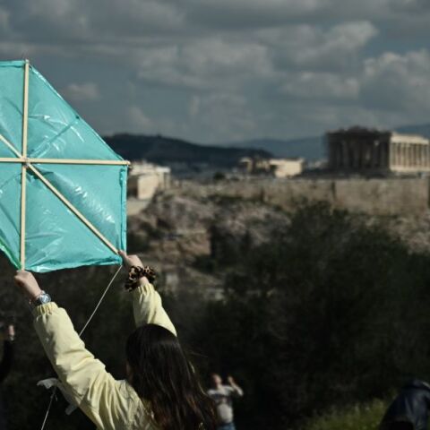 O καιρός την Καθαρά Δευτέρα - Πού θα είναι δύσκολο το πέταγμα του χαρταετού