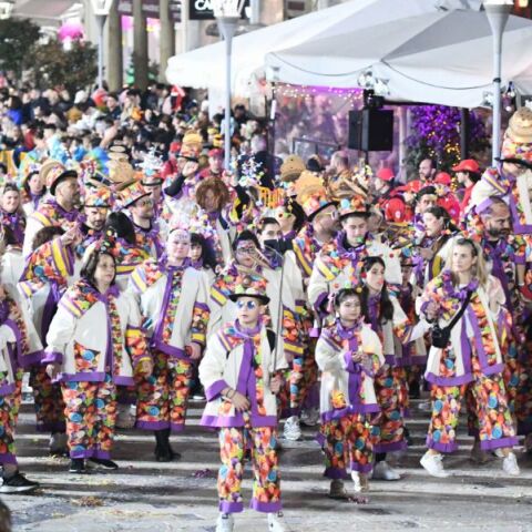 Πατρινό Καρναβάλι 2025:  Με τη μεγάλη παρέλαση και την τελετή λήξης κορυφώνονται οι εκδηλώσεις