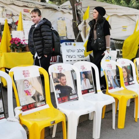 Αβέβαιο το μέλλον της εκεχειρίας στη Γάζα - Ο Νετανιάχου απειλεί τη Χαμάς