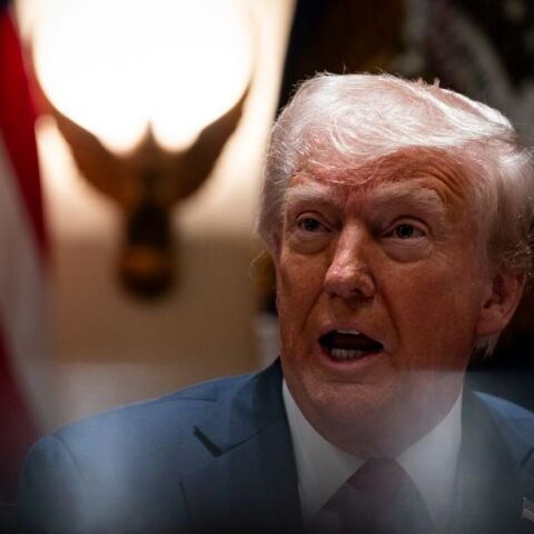 Παύση της στρατιωτικής βοήθειας προς την Ουκρανία αποφάσισε ο Τραμπ