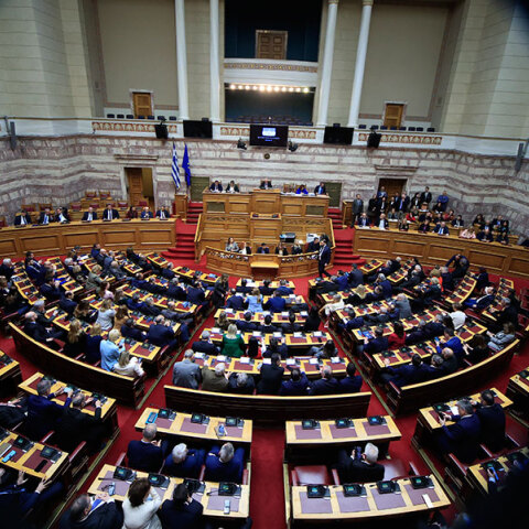 Εδώ ο κόσμος χάνεται και οι Έλληνες…