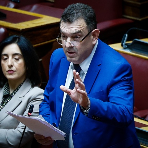 Στη ΓΑΔΑ ο βουλευτής της Νίκης - Φώναζε «είναι βλασφημία να υπάρχουν αυτά τα πράγματα εδώ»