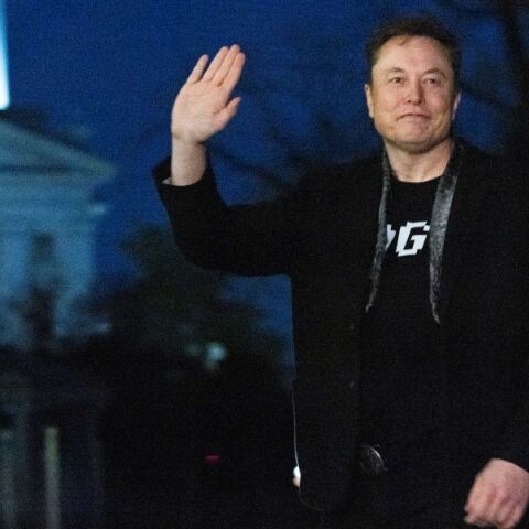 Έλον Μασκ: Τι εξηγούν για τη συμπεριφορά του οι παρενέργειες της κεταμίνης - Οι έρευνες για τη χρόνια χρήση - Πώς επηρεάζει τις πολιτικές του παρεμβάσεις