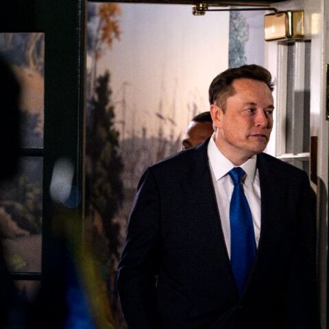 Ο Μασκ κατηγορεί την Ουκρανία για την κυβερνοεπίθεση στο X   