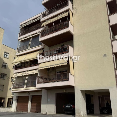 Γυναικοκτονία στη Θεσσαλονίκη: Τι αναζητούν οι αρχές - Σε σοκ οι κόρες του ζευγαριού