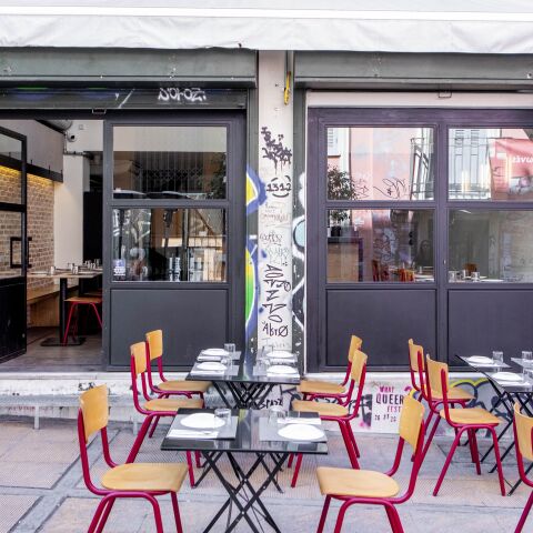 10 στάσεις για τις βόλτες σου στα Εξάρχεια