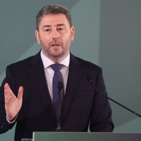 ΠΑΣΟΚ σε ΚΚΕ: «Συγκυβερνήσατε με τον Μητσοτάκη» - H απάντηση Κουτσούμπα