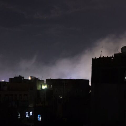 Υεμένη: Σε τουλάχιστον 31 ανήλθαν οι νεκροί και σε 101 οι τραυματίες από τις αμερικανικές αεροπορικές επιδρομές, σύμφωνα με τους αντάρτες Χούθι