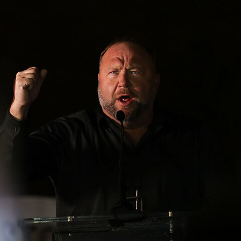 InfoWars: Η άνοδος και η πτώση του και η δολοφονία του Τζέιμι Γουάιτ