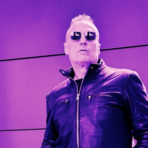 Theodoros: Ο Θοδωρής Δημητρίου από τη Λευκή Συμφωνία επιστρέφει με έναν προσωπικό δίσκο