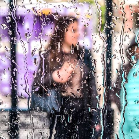 Καιρός: Κατακόρυφη πτώση της θερμοκρασίας, βροχές και θυελλώδεις άνεμοι την Τετάρτη