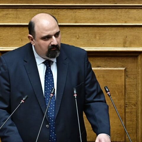 Κυβερνητικά στελέχη μετά το αίτημα Τριαντόπουλου: Ένδειξη πολιτικής γενναιότητας και ευθιξίας