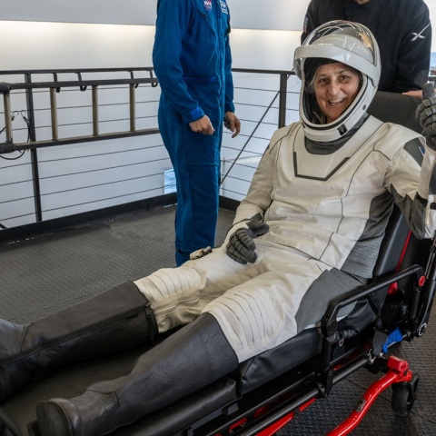 5 + 1 φωτογραφίες από την επιστροφή των αστροναυτών που έμειναν εγκλωβισμένοι στο διάστημα για εννέα μήνες