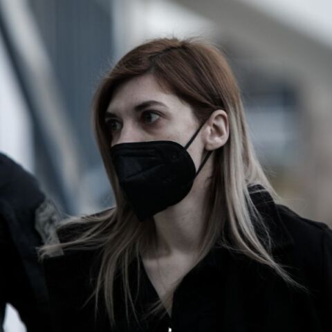 Διαψεύδει η Πισπιρίγκου ότι «τα έσπασε όλα» στη φυλακή μετά τα δις ισόβια