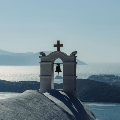 Διθύραμβοι διεθνών Μέσων για την Ίο