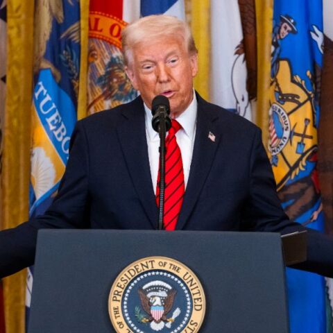 Tραμπ: Πολύ σύντομα υπογράφουμε τη συμφωνία με την Ουκρανία για τα σπάνια μέταλλα