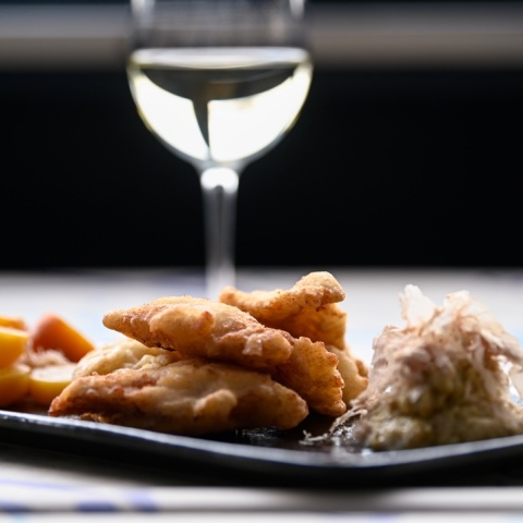 Πιάτο με μπακαλιάρο σκορδαλιά