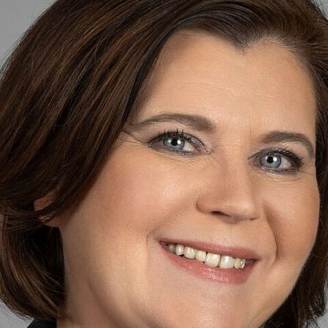 Παραίτηση υπουργού στην Ισλανδία λόγω αποκάλυψης σχέσης με ανήλικο πριν 30 χρόνια - Η 58χρονη πολιτικός είχε αποκτήσει παιδί με 16χρονο