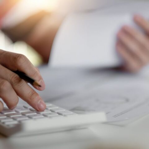 Το καλοκαίρι οι αποφάσεις για τις φοροελαφρύνσεις, τον Σεπτέμβριο οι ανακοινώσεις