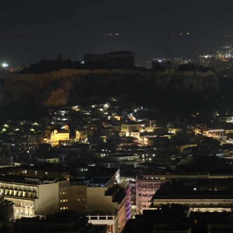 Ώρα της Γης 2025: Τι ώρα σβήνουμε σήμερα τα φώτα 