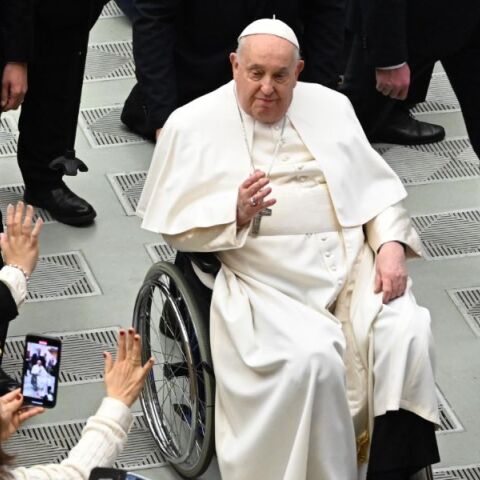 Ο Πάπας Φραγκίσκος θα ευλογήσει τους πιστούς από το παράθυρο του νοσοκομείου την Κυριακή