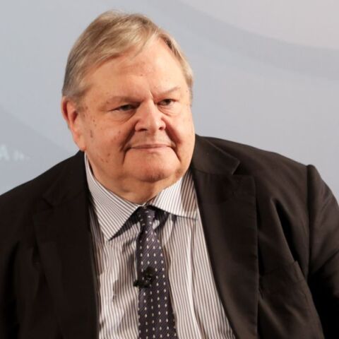 Βενιζέλος για Τριαντόπουλο: Πρόκειται για προφανή καταστρατήγηση του Συντάγματος