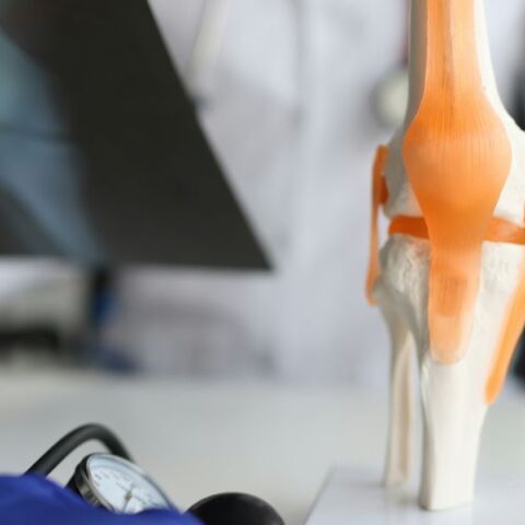 Δήμος Αθηναίων: Δωρεάν εξετάσεις για την οστεοπόρωση στα Πολυδύναμα Ιατρεία - Το πρόγραμμα και πού να απευθυνθείτε για ραντεβού