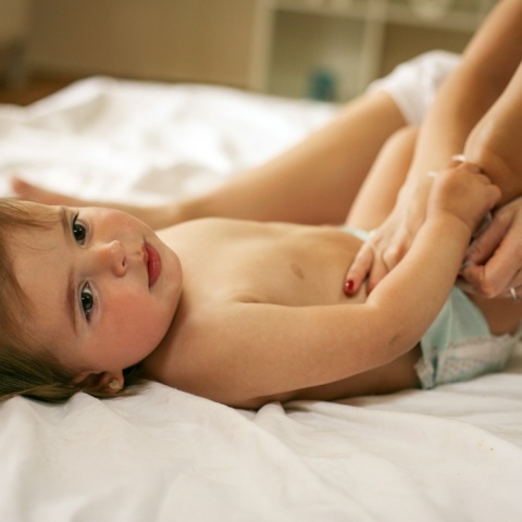 Παιδί που εξετάζεται από γιατρό