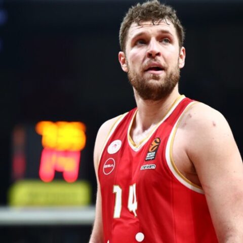 Σάσα Βεζένκοβ